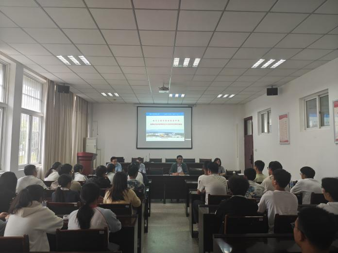 公司召开应用电子技术教育专业2025级师生见面会